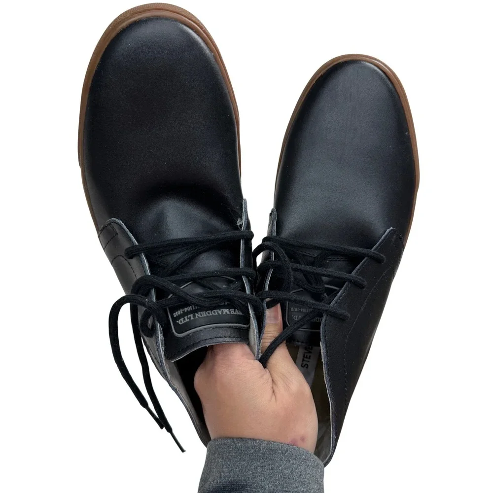 Steve Madden Upton Mens Black Leather Chukka Boots Gum Sole Mid Top Sneakers 8.5